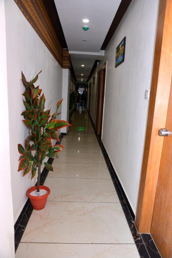 Hotel Asopalav Gandhinagar Ngoại thất bức ảnh