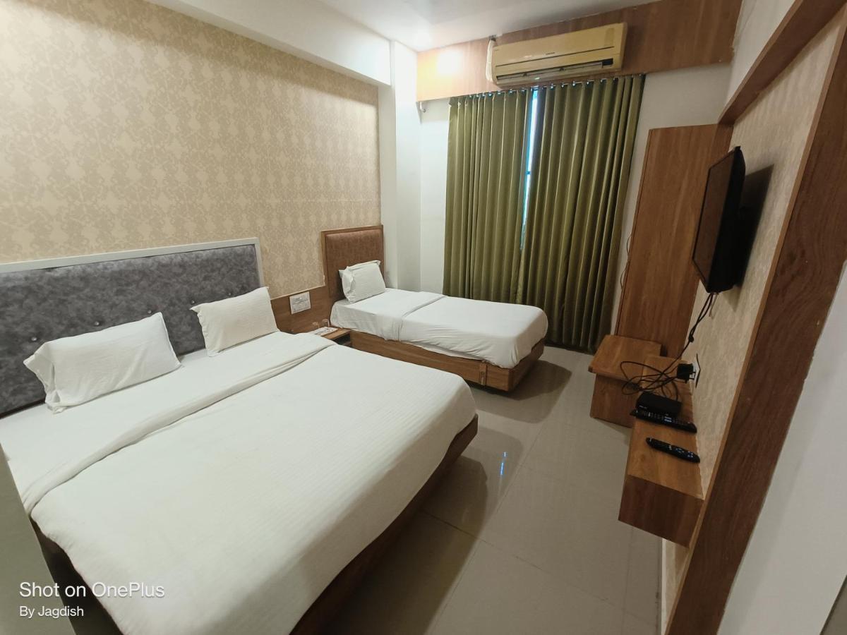 Hotel Asopalav Gandhinagar Ngoại thất bức ảnh