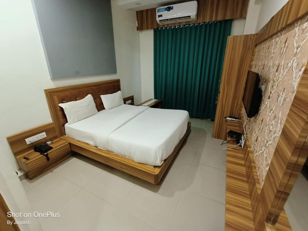 Hotel Asopalav Gandhinagar Ngoại thất bức ảnh